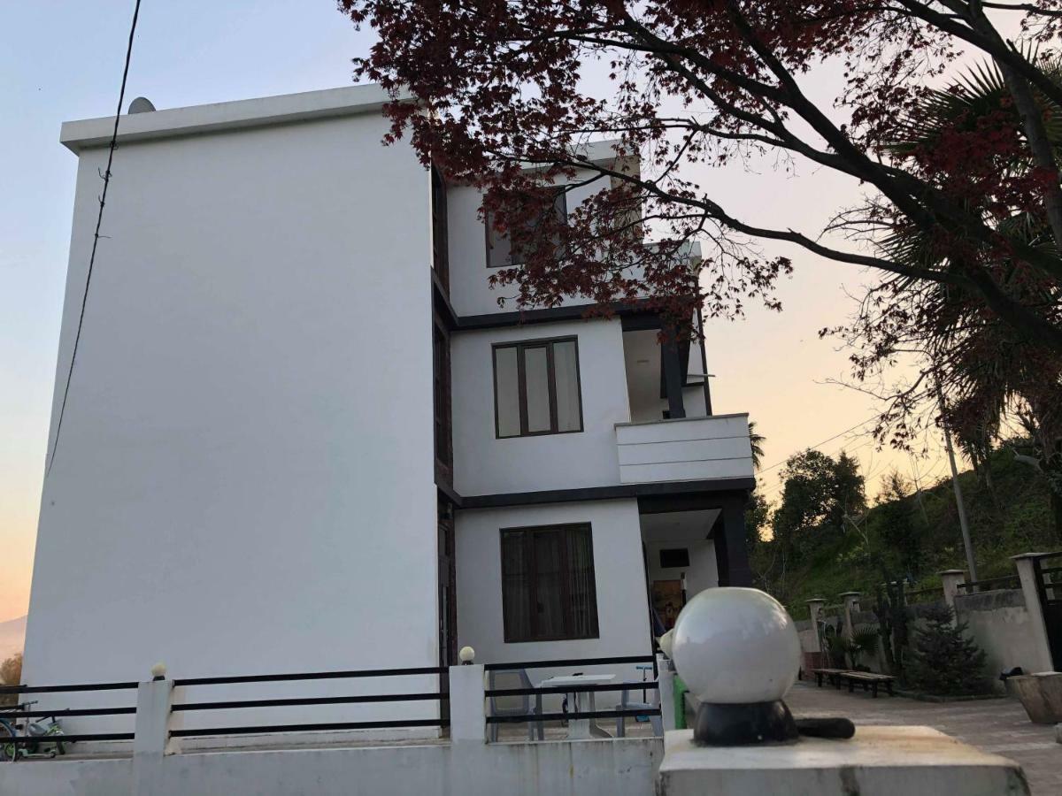 Holiday House Green Cape Batumi 호텔 엠비즈엔 콘스키 외부 사진