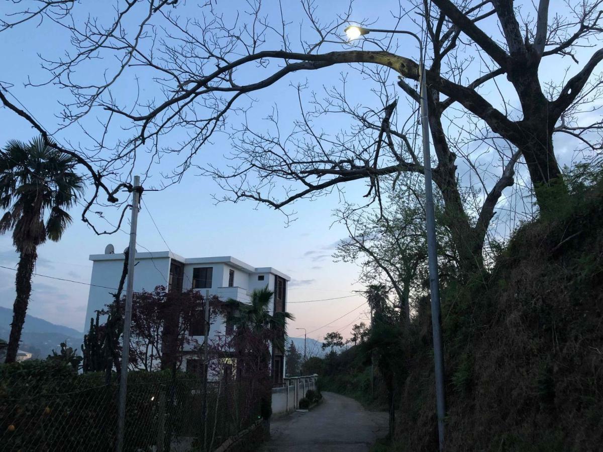 Holiday House Green Cape Batumi 호텔 엠비즈엔 콘스키 외부 사진
