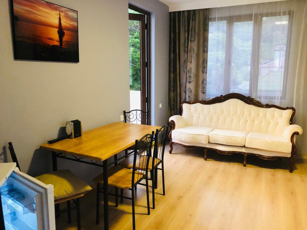 Holiday House Green Cape Batumi 호텔 엠비즈엔 콘스키 외부 사진